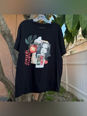 Selena Gomez Graphic Artist T-Shirt in Black
